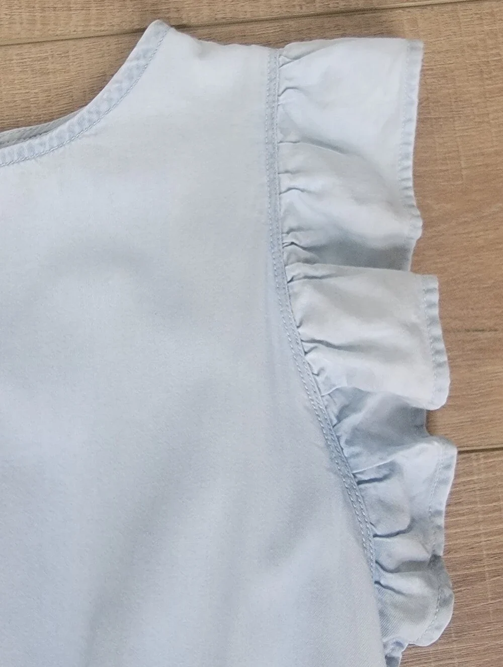 OshKosh B'Gosh Girls Ruffle Flutter Sleeve Light Blue Chambray Dress Size 8